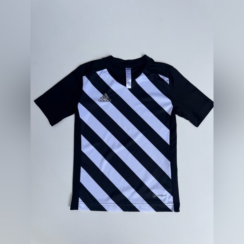 ✨NWOT Boys Adidas Monochrome Diagonal Striped Tee✨